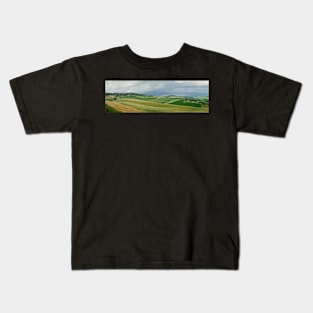 Panoramic view on Pienza in the Val d'Orcia, Tuscany Kids T-Shirt